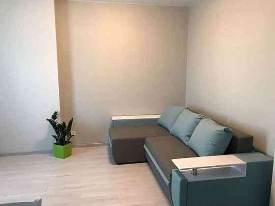 Оренда Квартира 1-кімнатна, 24/25 поверх на пр. Академіка Глушкова, 9в Киев