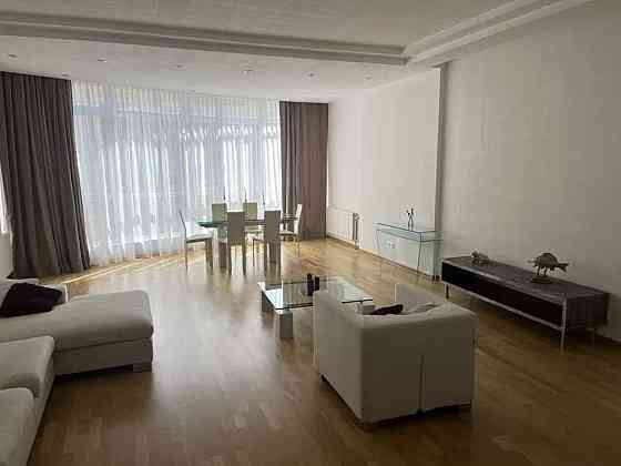 Оренда Квартира 3-кімнатна, 5/17 поверх на ул. Бульварно-Кудрявская Киев