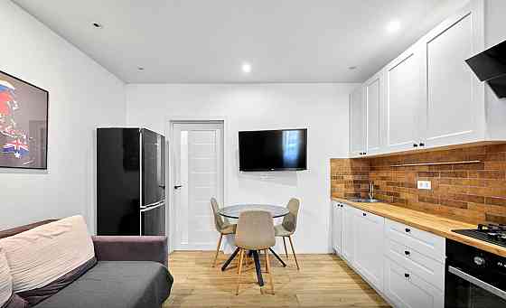 Продаж Квартира 1-кімнатна, 1/6 поверх на Метрологічна вул., д. 54-А Киев