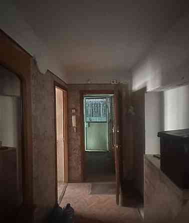 Продаж Квартира 4-кімнатна на ул. Посмитного, 33 Одеса