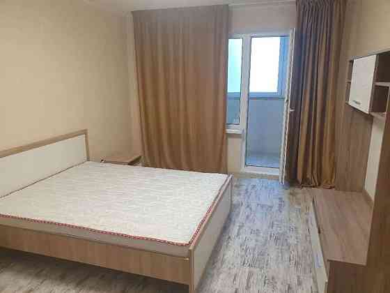 Оренда Квартира 3-кімнатна, 11/25 поверх на пер. Балтийский Київ