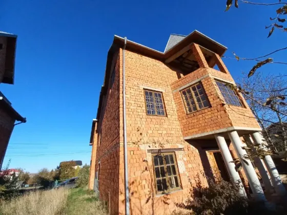 Продаж 3-поверховий Будинок з ділянкою 12 сот 206 кв.м 6 кімн. на вулиця Галицька, 1 Івано-Франківськ