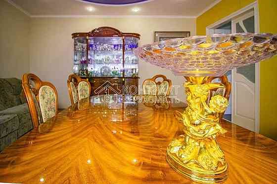 Продаж Будинок 5-кімнатний на вул. казацька 