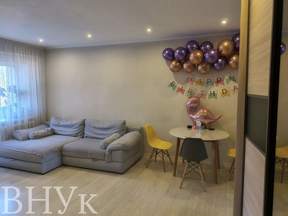 Продаж Квартира 2-кімнатна, 4/4 поверх на проспект Грушевського Луцьк - фото 1