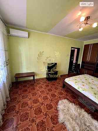 1-кімнатна квартира біля метро Мінська, вул. Івасюка 37 Київ