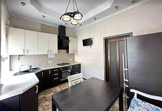 Оренда Квартира 2-кімнатна, 5/5 поверх на Бульварно-Кудрявская ул. (Воровского), 31а Kiev