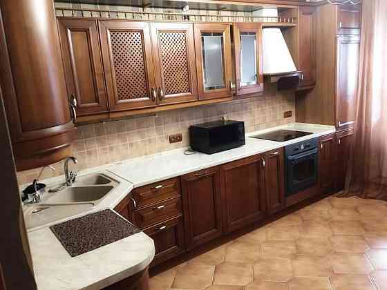 Оренда Квартира 3-кімнатна, 9/16 поверх на вул. Княжий Затон, 2/30 Kiev