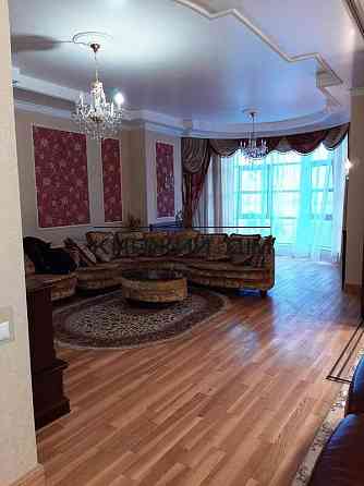 Оренда Квартира 3-кімнатна, 6/11 поверх на Крещатик ул. Киев