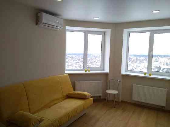 Оренда Квартира 1-кімнатна, 13/13 поверх на Харченко, 47А Киев