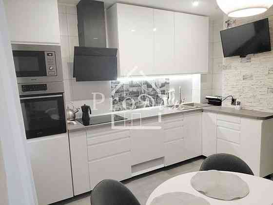 Продаж Квартира 1-кімнатна, 3/22 поверх на Феодосійський пров., 14А Kiev