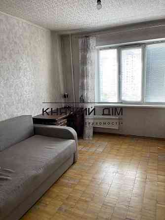 Продаж Квартира 3-кімнатна, 8/16 поверх на Ревуцького Киев