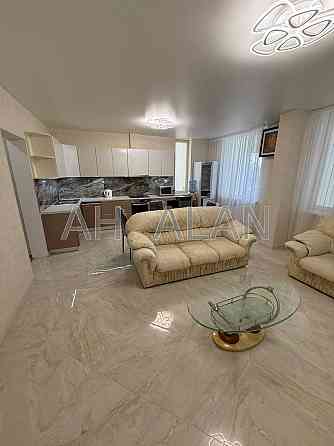 Оренда Будинок 3-кімнатний на Регенераторна вул., 4 Київ