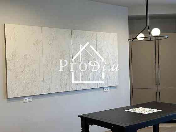 Продаж трикімнатна квартира 127м2 Дмитрівська Центр Київ Киев