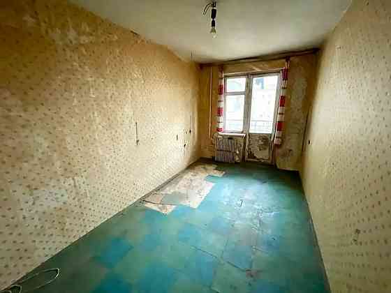 Продаж Квартира 4-кімнатна, 8/9 поверх на Калиновая ул., 61 Dnipro