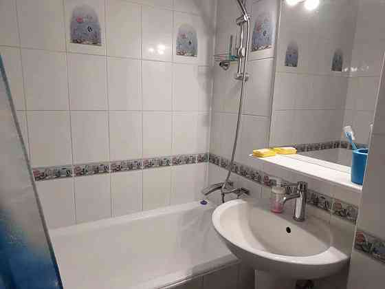 Оренда Квартира 1-кімнатна, 9/16 поверх на вул. Ревуцького, 5 Kiev