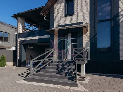 Продаж 2-поверховий   180 кв.м 4 кімн.  Чернівці - фото 18