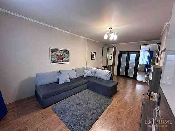 Продаж Квартира 2-кімнатна, 8/23 поверх на Максимовича Михайла вул., д. 3г Kiev