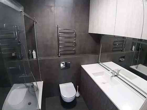 Оренда Квартира 3-кімнатна, 22/25 поверх на ул. Елены Пчилки Київ