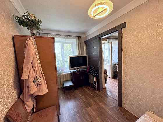 Продаж Квартира 3-кімнатна, 3/5 поверх на Гагарина пр., 141 Дніпро