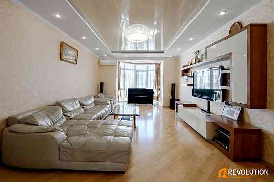 Продаж Квартира 3-кімнатна, 8/20 поверх на Самійла Кішки вул., д. 7-А Київ