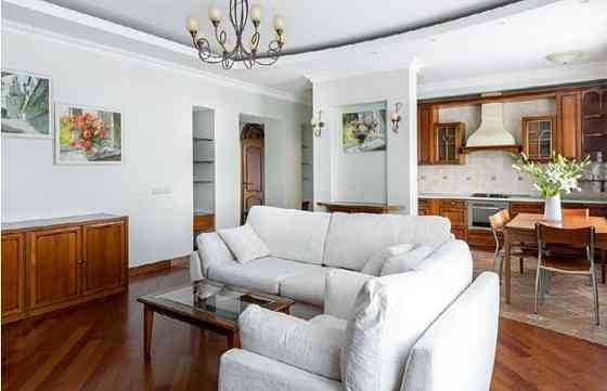 Продаж Квартира 4-кімнатна, 7/9 поверх на Антоновича вул., д. 4/6 Київ