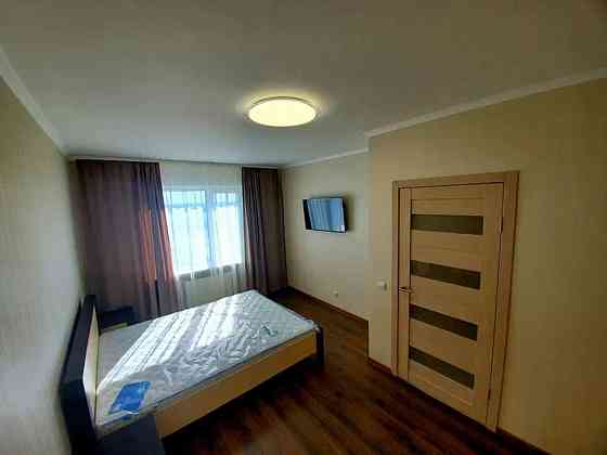 Оренда Квартира 1-кімнатна, 27/27 поверх на ул. Вишняковская Київ