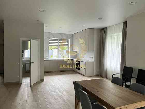 Продаж приватного будинку на Берковці, біля ТЦ Lavina Mall Київ