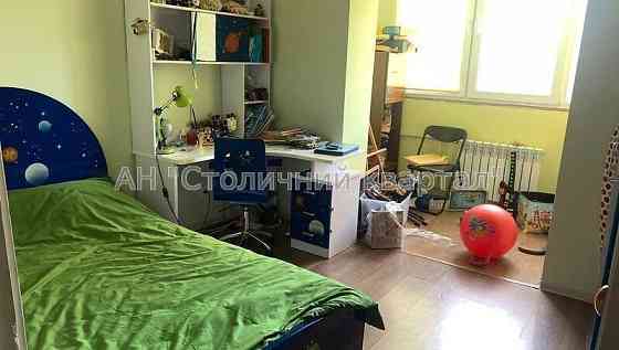 Продаж Будинок 3-кімнатний на Каштанова вул., 8 Київ