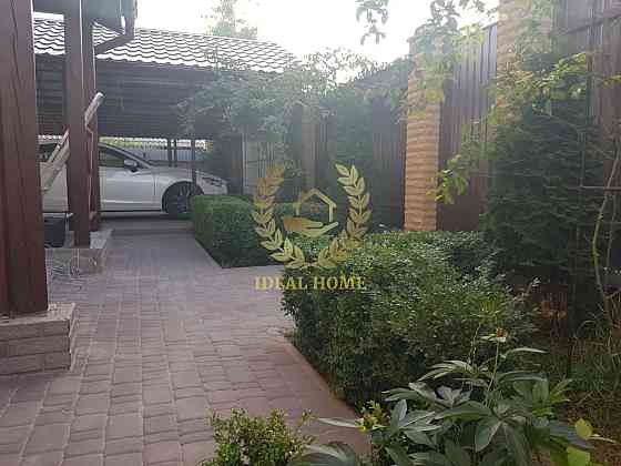 Продаж Будинок 6-кімнатний на Центральная ул. 