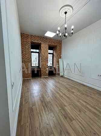 Оренда Будинок 4-кімнатний на Євгена Чикаленка вул., 10 Kiev