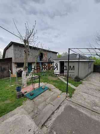 Продам дом в с. Летки Броварского района Общей площадью 142 м2 с участком 29 соток. 