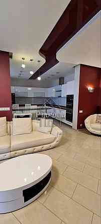 Продаж Будинок 3-кімнатний на Чорновола В'ячеслава вул., 2 Kiev