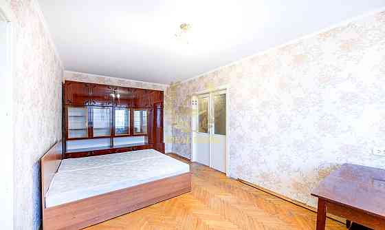 Продаж Квартира 2-кімнатна, 4/5 поверх на Мрии ул., 17Б Kiev