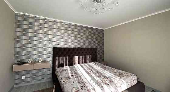 Продаж 3-поверховий Будинок з ділянкою 5 сот 240 кв.м 5 кімн. на Крошня Zhytomyr