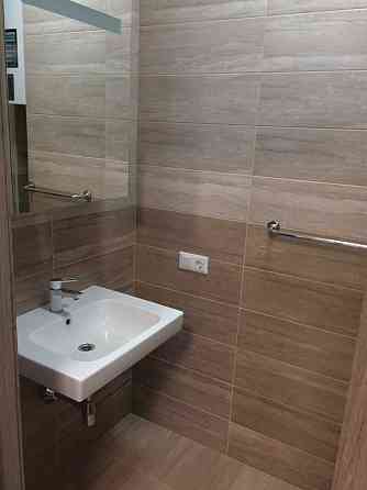 Оренда Квартира 3-кімнатна, 15/17 поверх на ул. Николая Ушакова, 1б Київ