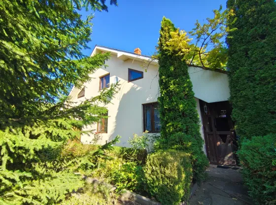 For sale 2-storey House with land 8 ares 153 sq.m 6 rooms at Гончара Ivano-Frankivs'k