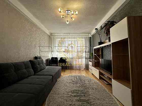 Продається 2-кімнатна квартира на вул. Пріорська 3/2 Київ