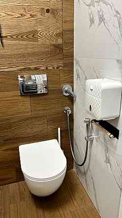 Продаж Квартира 2-кімнатна, 2/5 поверх на Университетская вул., д. 17-А Kiev