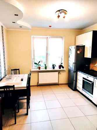 Оренда Квартира 2-кімнатна, 12/25 поверх на ул. Урловская Київ