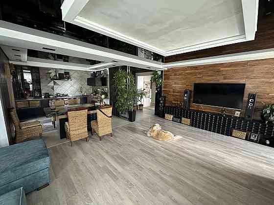 Продаж Квартира 4-кімнатна, 7/8 поверх на вул. Рєпіна Ternopil'