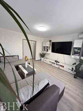 Продаж Квартира 4-кімнатна, 6/9 поверх на вул. Мазепи L'viv