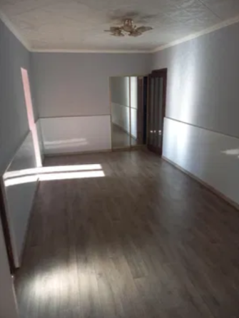 Продаж Квартира 4-кімнатна на ул. Зоряна, 35 