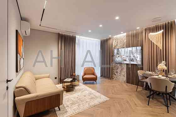 Продаж Будинок 3-кімнатний на Джона Маккейна вул., 1Б Київ