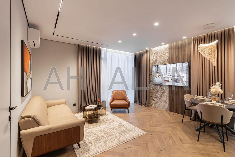 Продаж Будинок 3-кімнатний на Джона Маккейна вул., 1Б Київ - фото 1