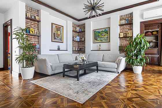 Продаж Квартира 3-кімнатна, 3/5 поверх на вул. Червона Львов