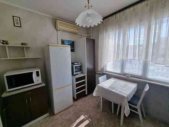 Оренда Квартира 2-кімнатна, 11/12 поверх на Печенізька, 4 Киев