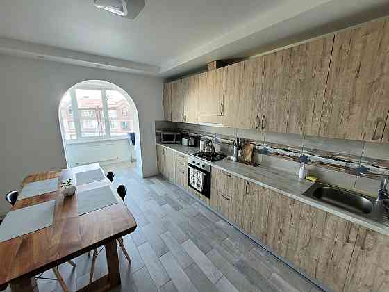 Продаж Квартира 2-кімнатна, 10/10 поверх на вул. Івасюка В. Івано-Франківськ