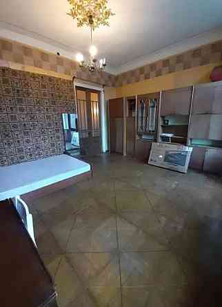 Продам большую коммуну по улице Л. Толстого. Odessa