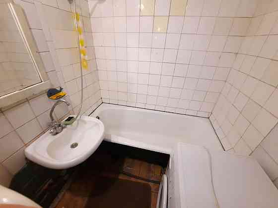 Оренда Квартира 3-кімнатна, 2/9 поверх на Георгія Гонгадзе просп., 32-Б Київ