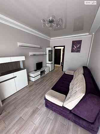 Оренда Квартира 1-кімнатна, 6/10 поверх на вул. Регенераторна, 4 Киев